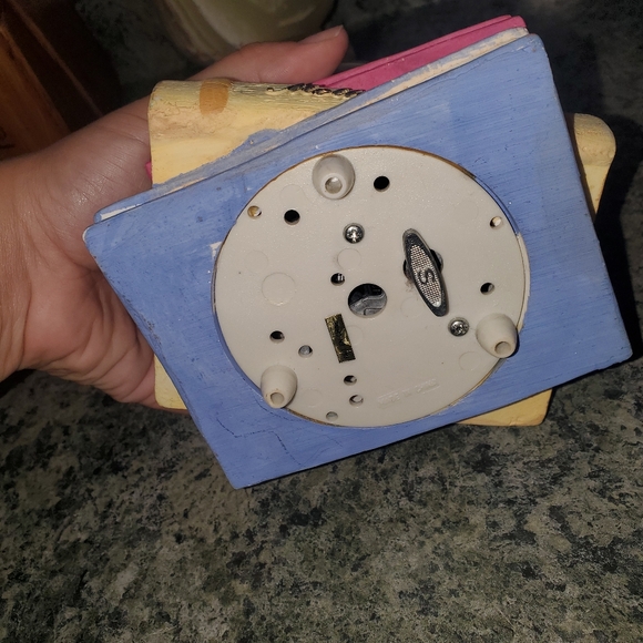 Fairytale little pig snow globe - Picture 3 of 3